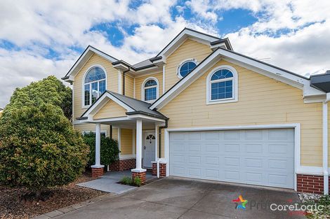 Property photo of 1/10 Stamford Grove Caroline Springs VIC 3023
