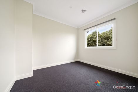 Property photo of 1/10 Stamford Grove Caroline Springs VIC 3023