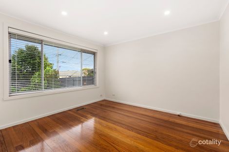 Property photo of 20 Dunvegan Crescent Macleod VIC 3085