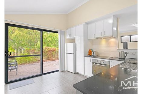 16/20 Grove St W, Little Grove, WA 6330