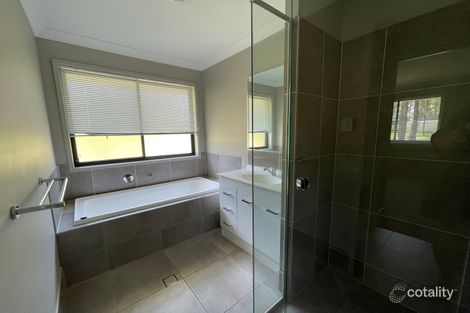 Property photo of 19 Firetail Avenue Regency Downs QLD 4341