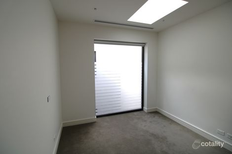 Property photo of 104/6 St Aubins Avenue Caulfield North VIC 3161