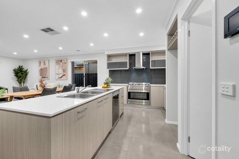Property photo of 47 Chagall Parade Clyde North VIC 3978