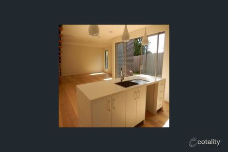 Property photo of 2/5 Lynden Grove Mount Waverley VIC 3149