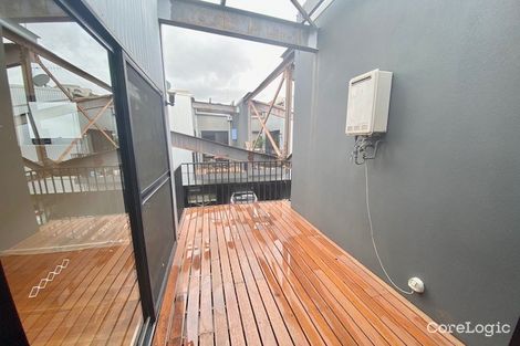 Property photo of 10/18 Dicks Place West Melbourne VIC 3003