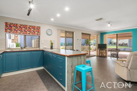 Property photo of 8 Milne Lane Parmelia WA 6167