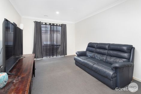 Property photo of 8 Gallant Way Winter Valley VIC 3358