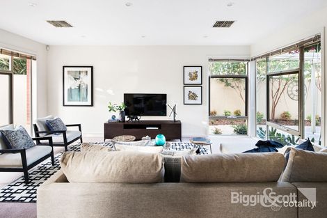 Property photo of 10 Edina Close Port Melbourne VIC 3207
