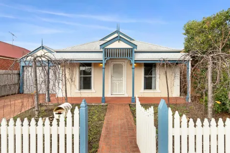 6 FRANCIS CT, LARA, VIC 3212