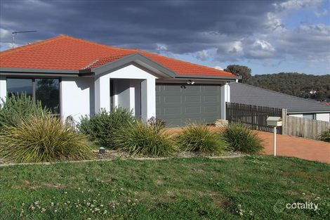 Property photo of 1/4 Urangarra Place Jerrabomberra NSW 2619