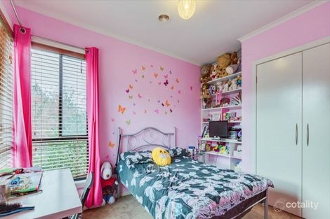 Property photo of 16 Flagstaff Loop Craigieburn VIC 3064