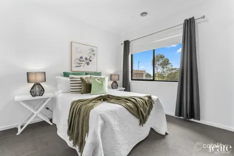 Property photo of 18 Pebblestone Circuit Clyde North VIC 3978