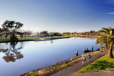 Property photo of 16 Leonard Crescent Ascot Vale VIC 3032