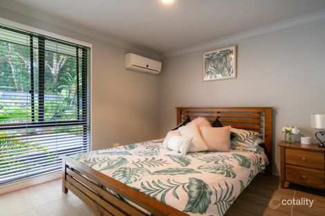 Property photo of 38 White Cedar Close Green Point NSW 2251