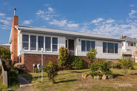 35 Corinna Rd, Lindisfarne, TAS 7015