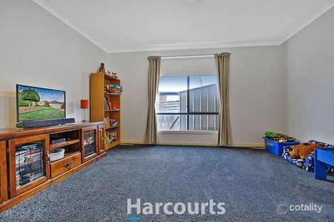 Property photo of 7 Jonathan Place Pakenham VIC 3810