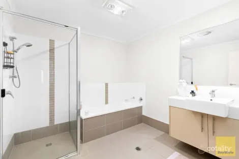 Property photo of 2/40 Moriarty Street Emerald QLD 4720