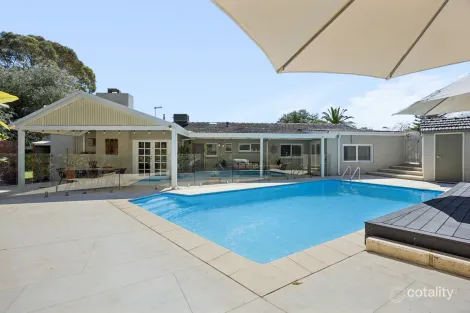Property photo of 8 Oleander Way Kallaroo WA 6025