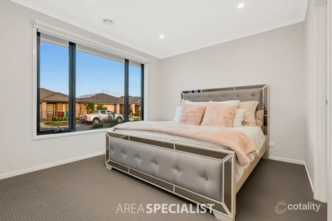 Property photo of 8 Hekela Street Clyde North VIC 3978
