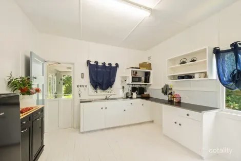 Property photo of 10 Riverleigh Avenue Gerroa NSW 2534