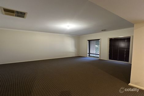 Property photo of 33 Rutherglen Way Caroline Springs VIC 3023