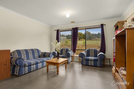 Property photo of 5 Larissa Close Romsey VIC 3434