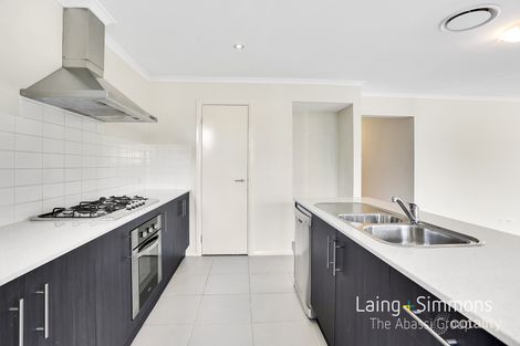 Property photo of 18 Finsbury Circuit Ropes Crossing NSW 2760