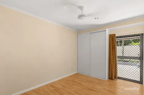 Property photo of 2/4 Telopea Street Labrador QLD 4215