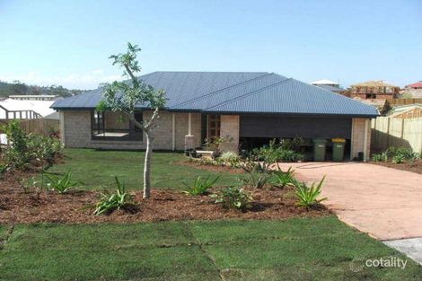 10 Elkins St, Pacific Pines, QLD 4211