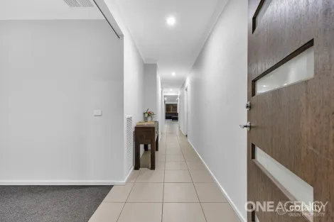 Property photo of 16 Myrtleleaf Street Tarneit VIC 3029