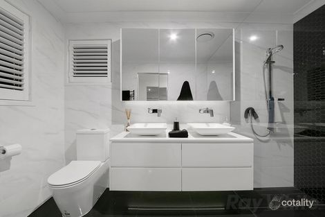 Property photo of 10 Panache Close Eight Mile Plains QLD 4113