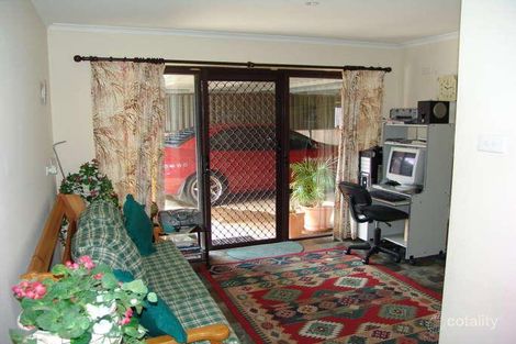 Property photo of 3 Fishburn Close Lurnea NSW 2170