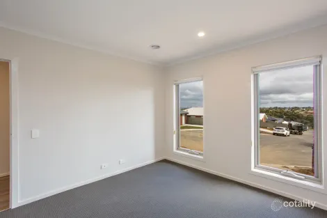 Property photo of 10 Haigh Place Mount Pleasant VIC 3350