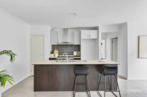 Property photo of 19 Barleycorn Bend Armstrong Creek VIC 3217