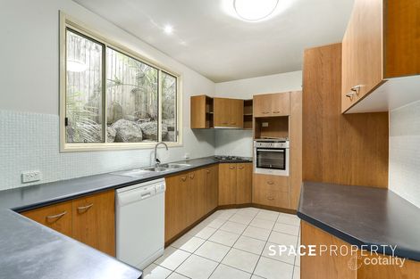 Property photo of 2/47 Newcomen Street Indooroopilly QLD 4068