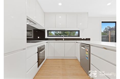 2/3 Hazelwood Ave, Cranbourne North, VIC 3977