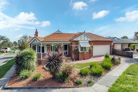 Property photo of 8 Lynch Place Roxburgh Park VIC 3064