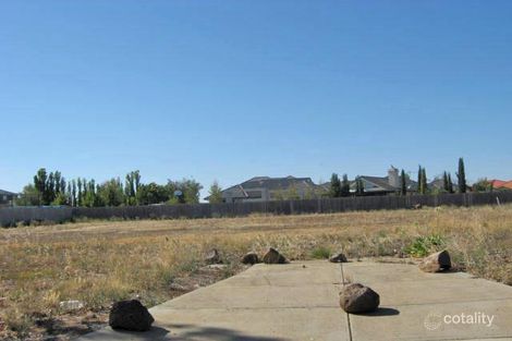 10 Robertsons Rd, Taylors Lakes, VIC 3038