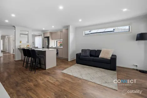 Property photo of 25 Macpherson Circuit Cranbourne East VIC 3977