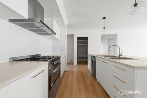 Property photo of 10 Westphalian Rise Clyde North VIC 3978