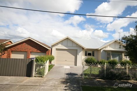 2 Highview Pde, Hamlyn Heights, VIC 3215