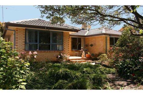 15 Broughton Ave, Croydon, VIC 3136
