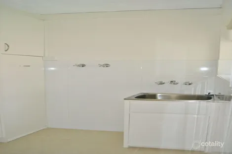 Property photo of 4/115 Prince Edward Parade Scarborough QLD 4020