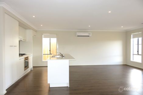 Property photo of 11 Paior Circuit Epping VIC 3076