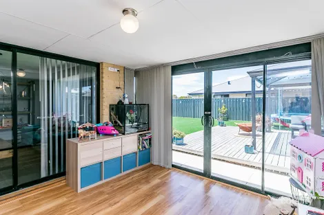 Property photo of 95 Boomerang Loop Banksia Grove WA 6031