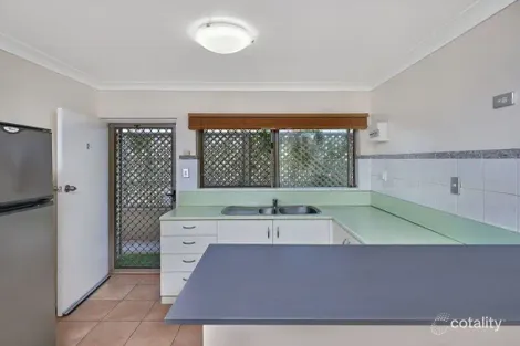 Property photo of 2/39 Arlington Esplanade Clifton Beach QLD 4879