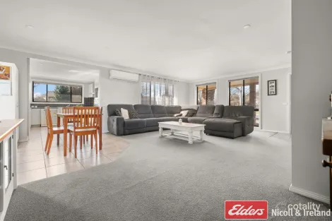 Property photo of 9 Lamont Place Eglinton NSW 2795