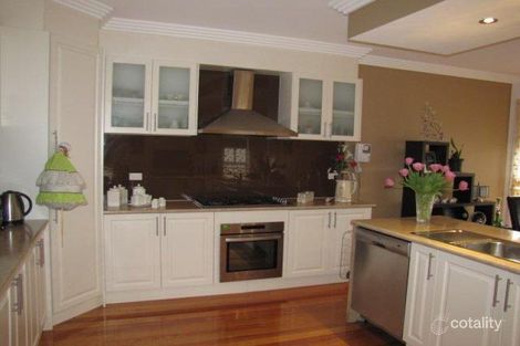 Property photo of 2 McKeown Crescent Roxburgh Park VIC 3064