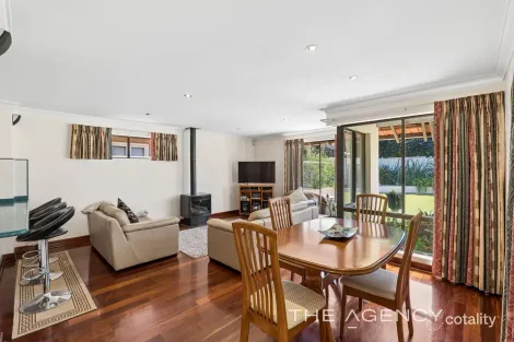 Property photo of 19 Belhus Drive Trigg WA 6029