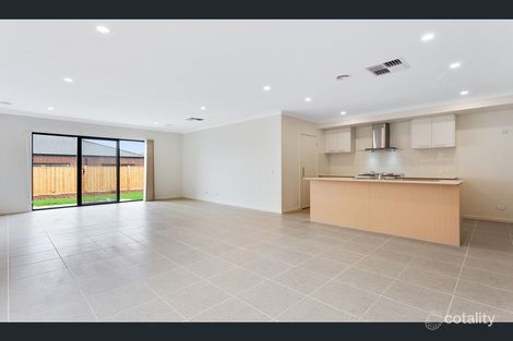Property photo of 96 Latitude Promenade Truganina VIC 3029